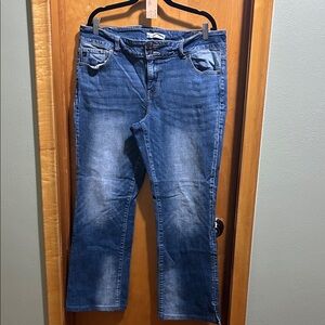 KanCan Women's Straight Leg Jeans in Medium Blue Wash